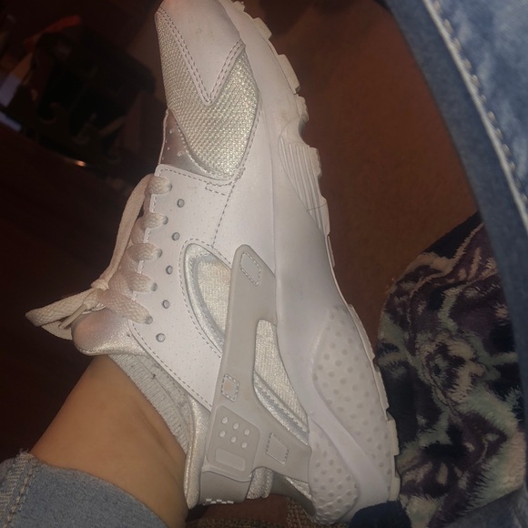 Herache white 6.5 women us - Picture 4 of 4